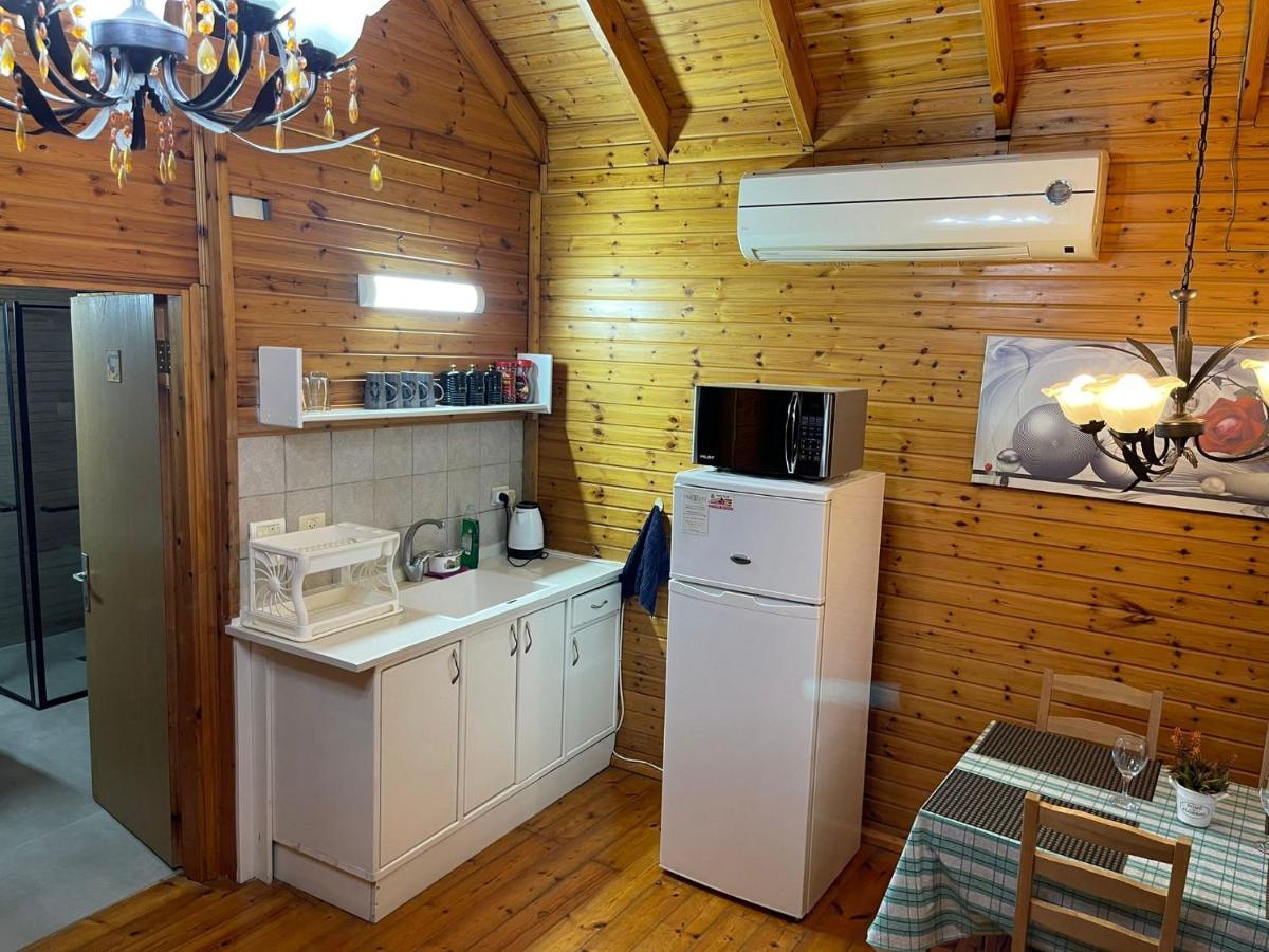Tal Nof Cabins Manot Exterior photo