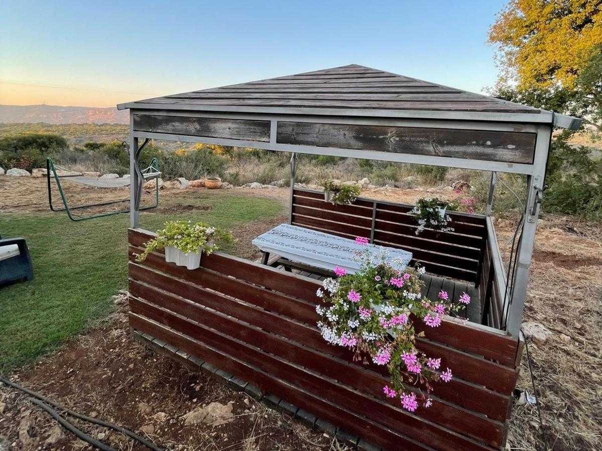 Tal Nof Cabins Manot Exterior photo