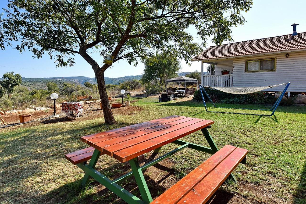 Tal Nof Cabins Manot Exterior photo