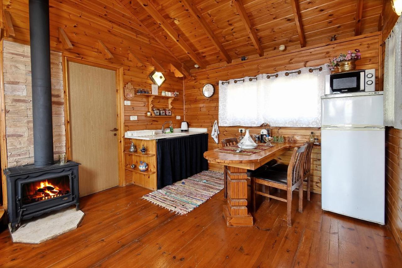 Tal Nof Cabins Manot Exterior photo
