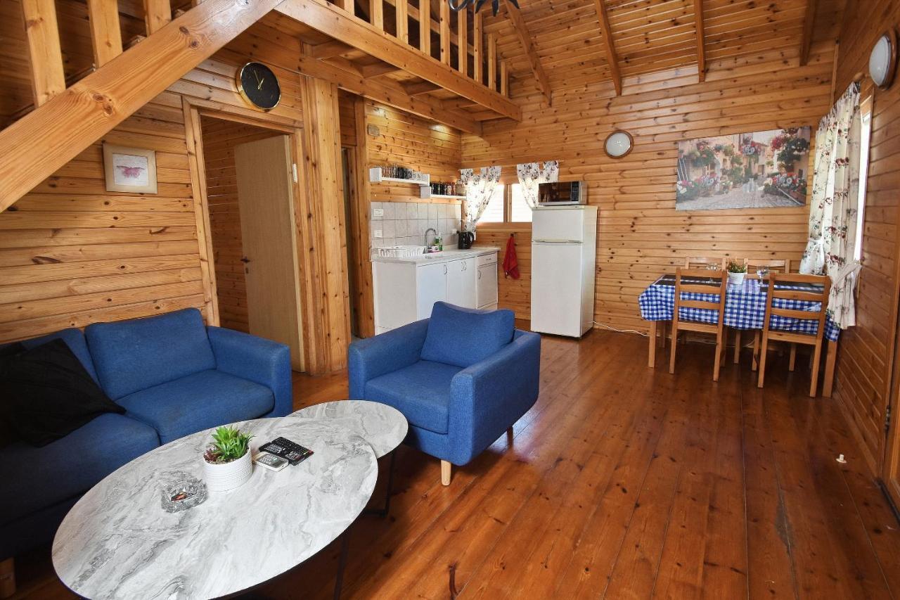 Tal Nof Cabins Manot Exterior photo