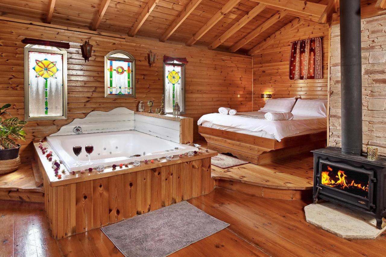 Tal Nof Cabins Manot Exterior photo
