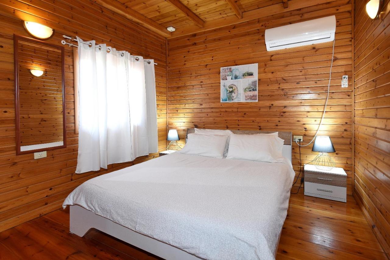 Tal Nof Cabins Manot Exterior photo