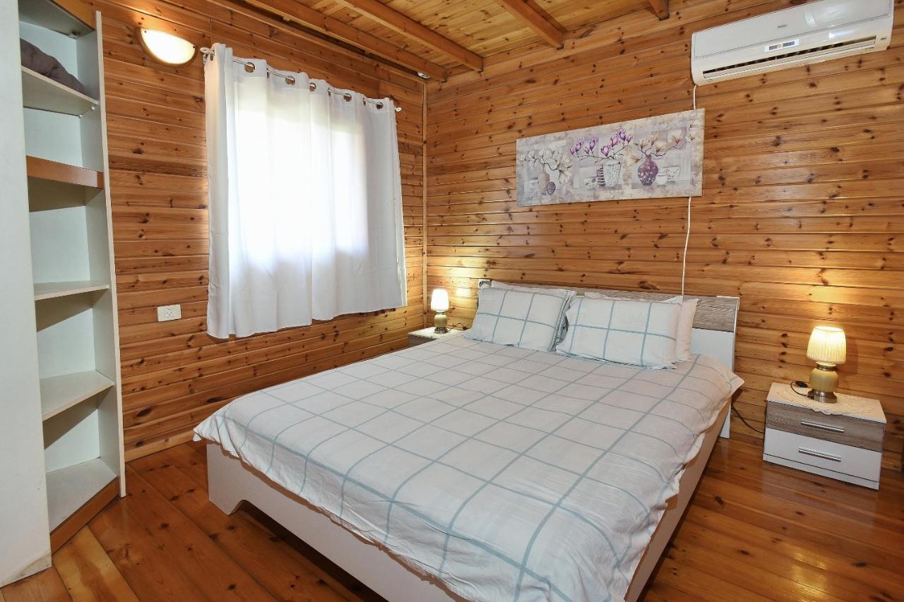 Tal Nof Cabins Manot Exterior photo