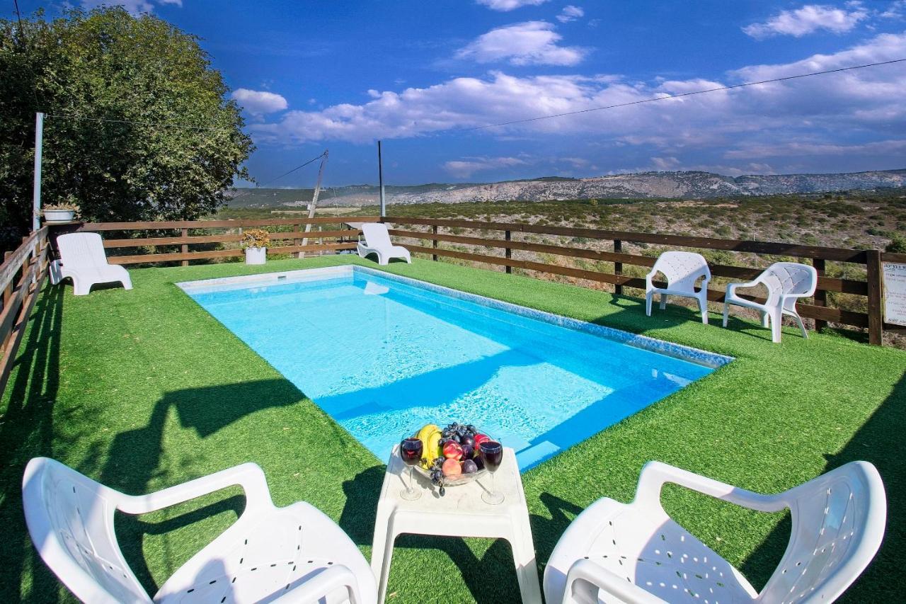 Tal Nof Cabins Manot Exterior photo