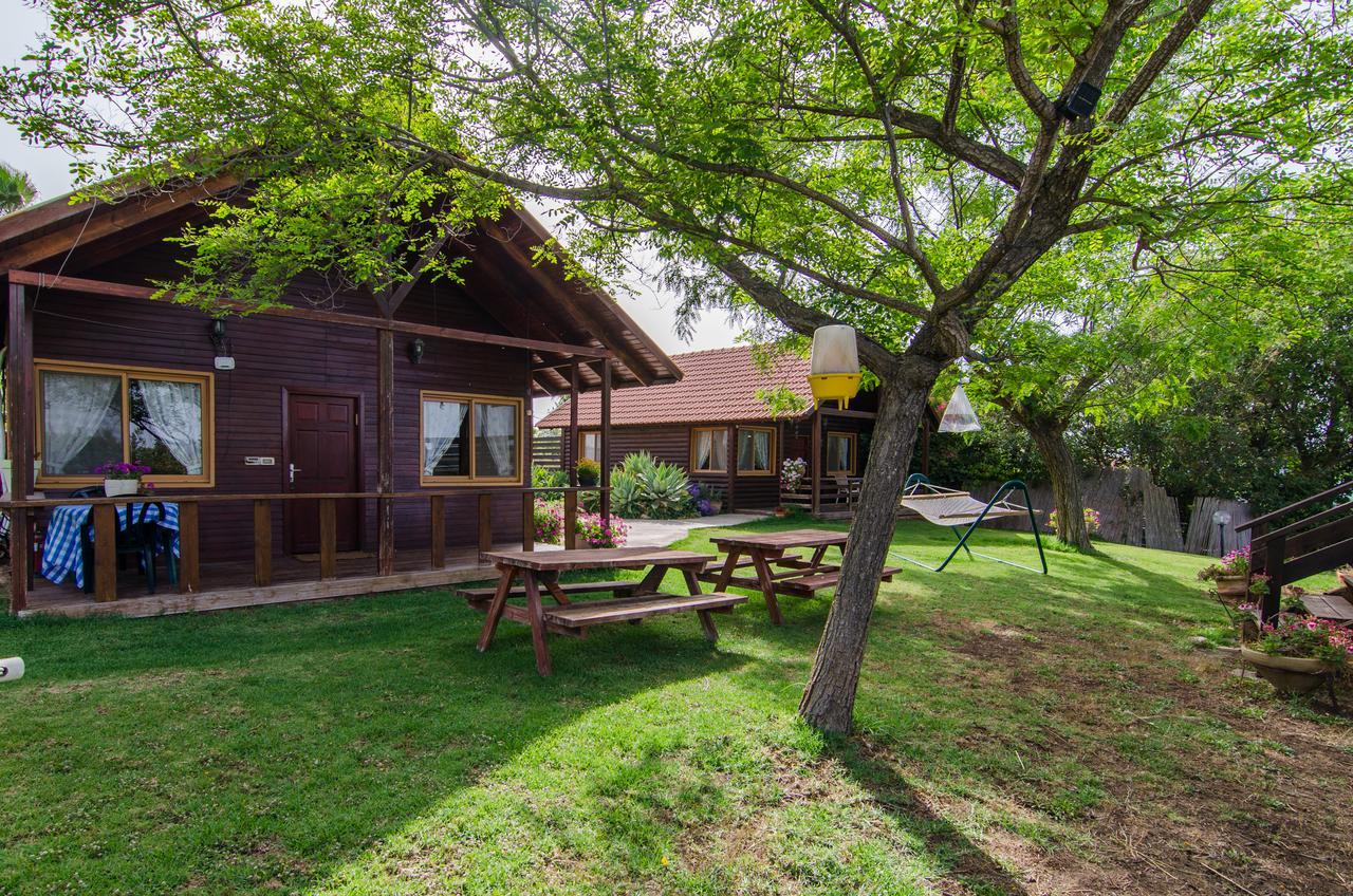Tal Nof Cabins Manot Exterior photo