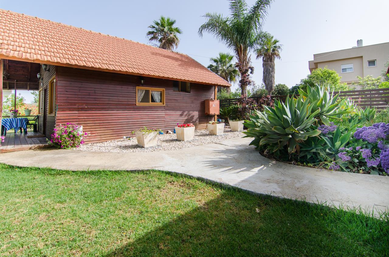 Tal Nof Cabins Manot Exterior photo