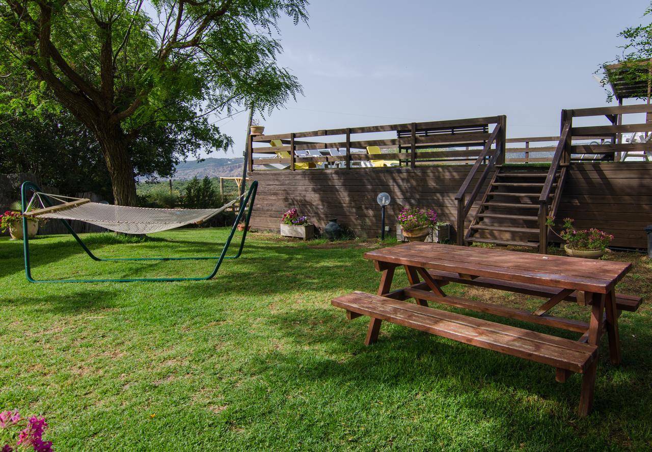 Tal Nof Cabins Manot Exterior photo