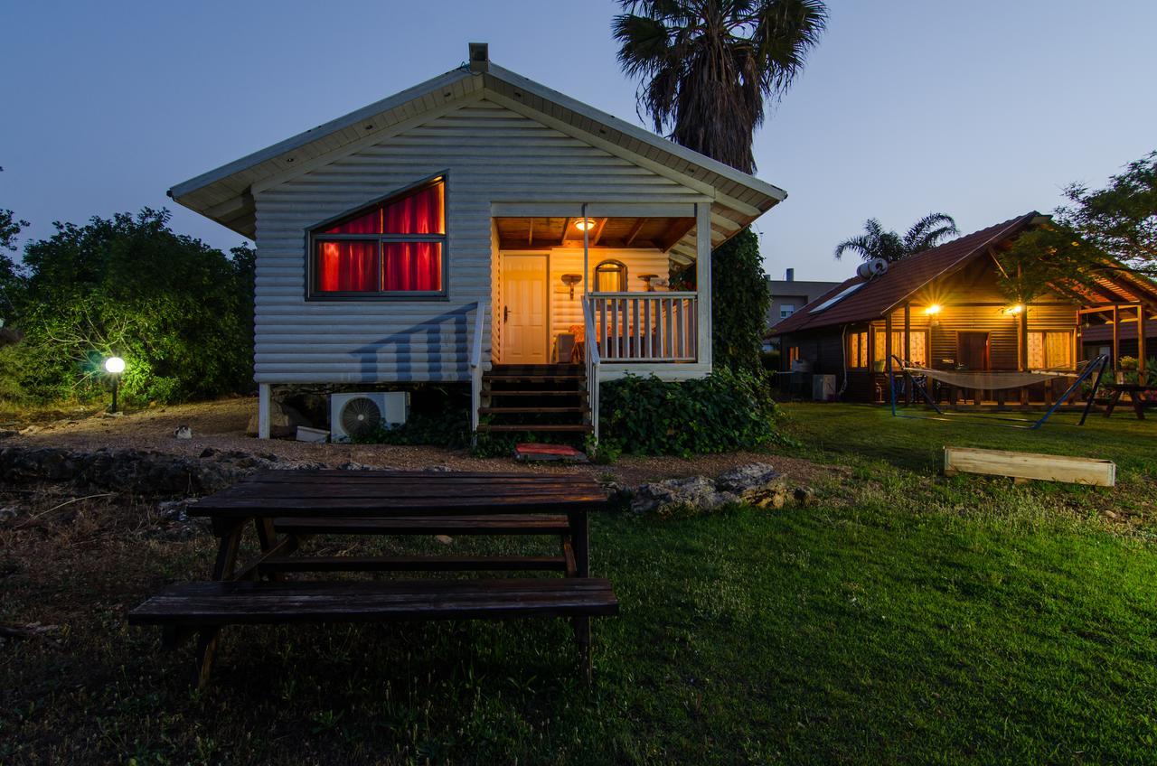 Tal Nof Cabins Manot Exterior photo
